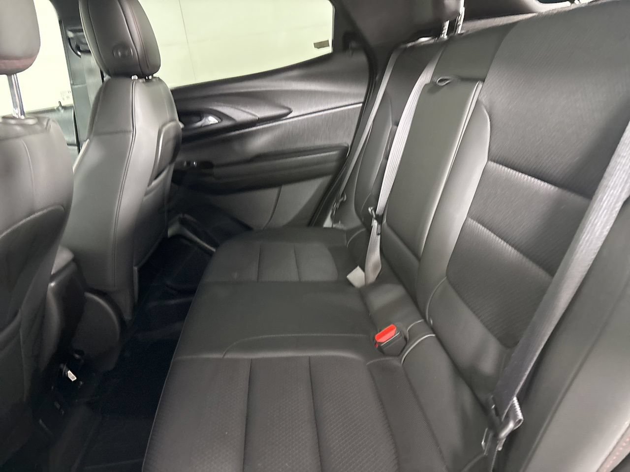 Used 2023 Chevrolet TrailBlazer RS w/ Sun and Liftgate Package FWD image 20
