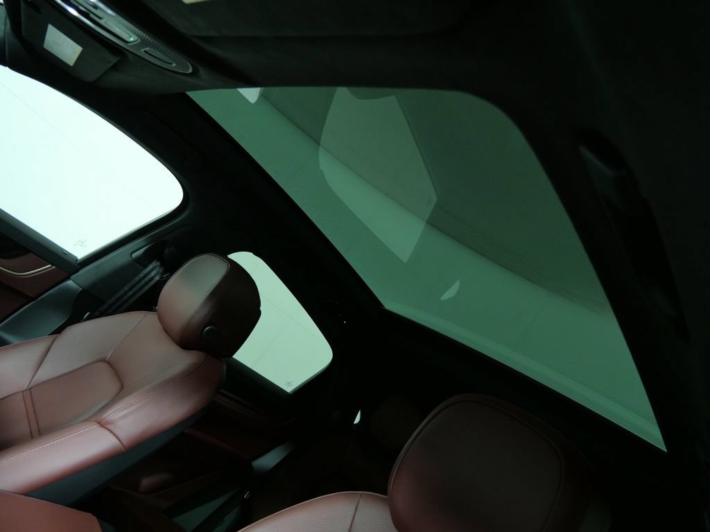 Used 2025 Porsche Cayenne S AWD/4WD image 11