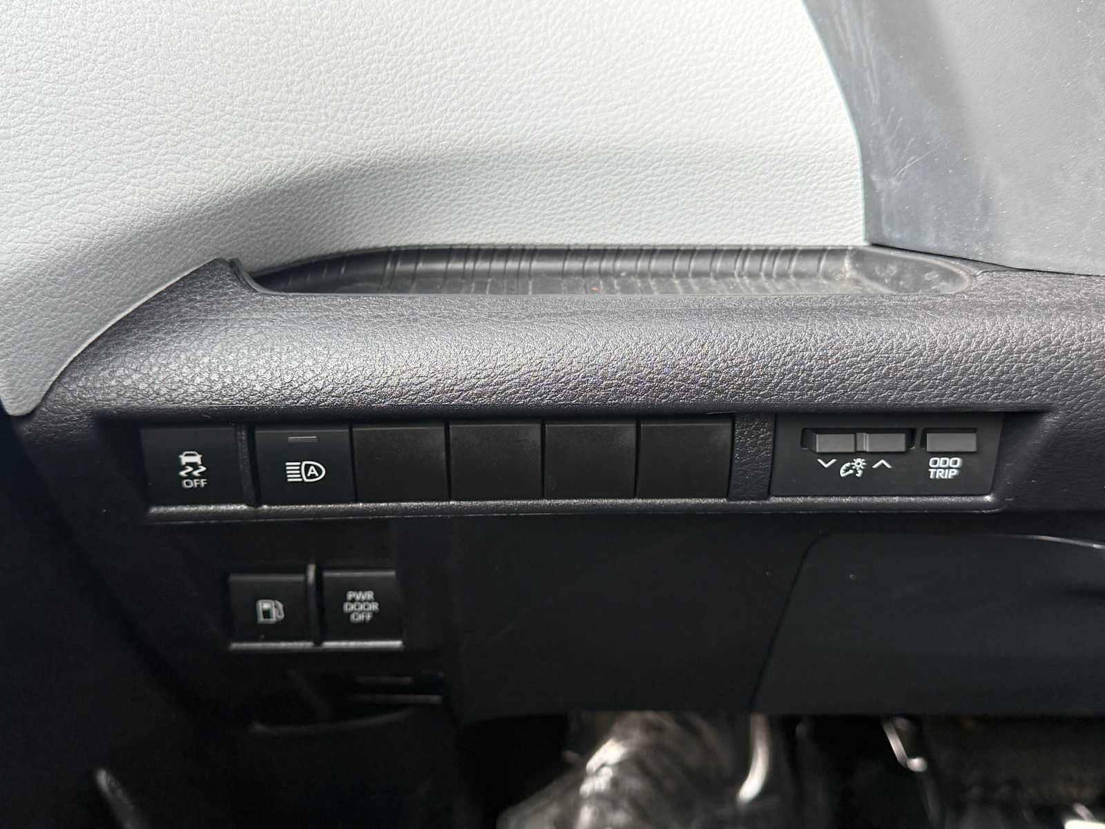 Certified 2026 Toyota Sienna LE AWD/4WD image 27