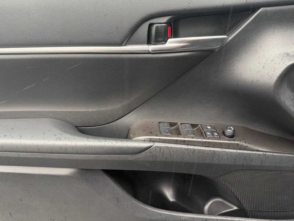 Used 2024 Toyota Camry SE image 12