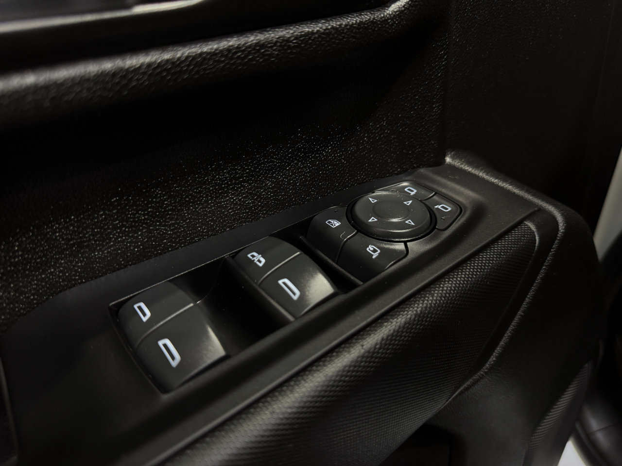 Used 2022 Chevrolet Silverado 2500 Custom w/ Custom Value Package image 32