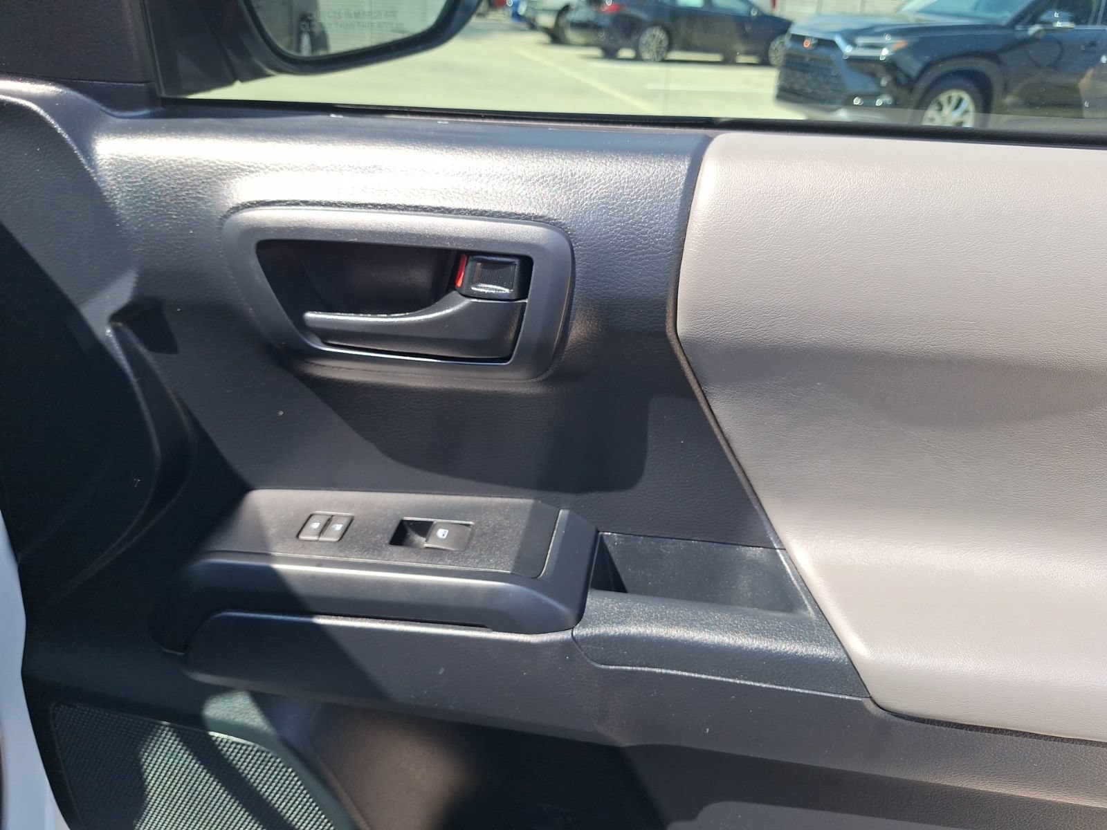 Used 2019 Toyota Tacoma SR w/ SR Convenience Package RWD image 32