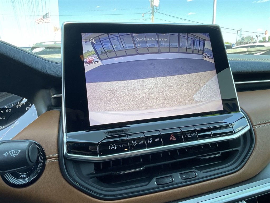 Used 2024 Jeep Compass Limited image 14