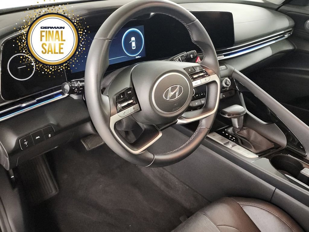 Used 2023 Hyundai Elantra Limited w/ Preferred Accessory Package image 15