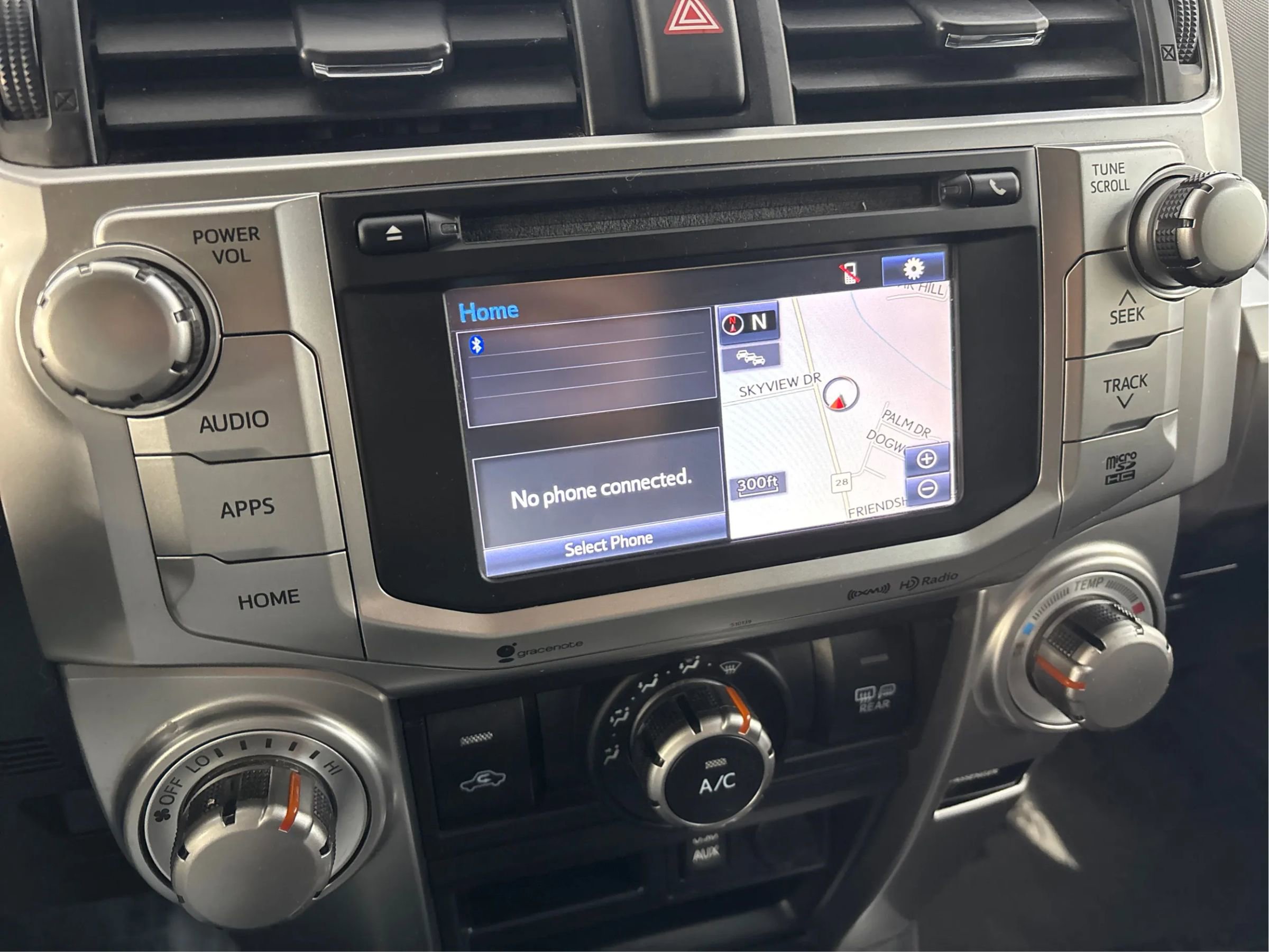 Used 2016 Toyota 4Runner SR5 AWD/4WD image 40
