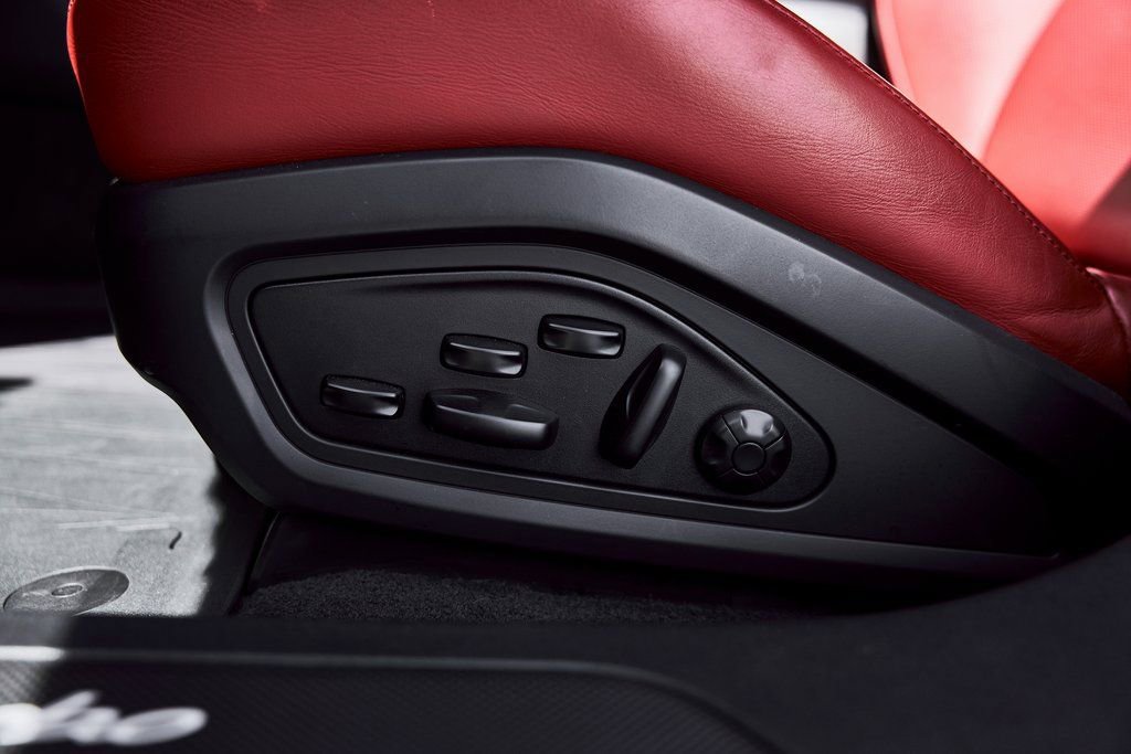 Used 2020 Porsche Taycan Turbo image 37