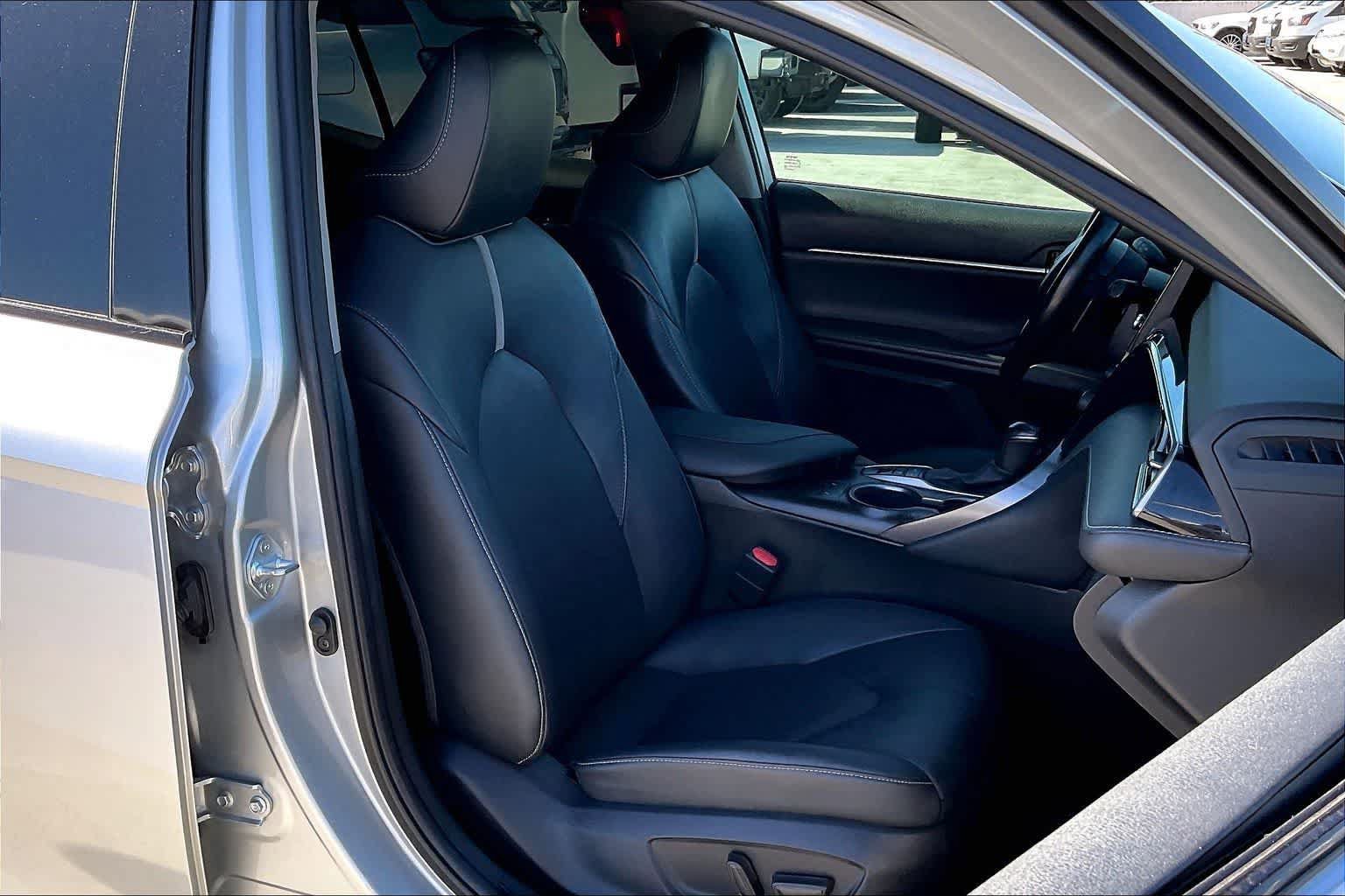 Used 2021 Toyota Camry XSE FWD image 13