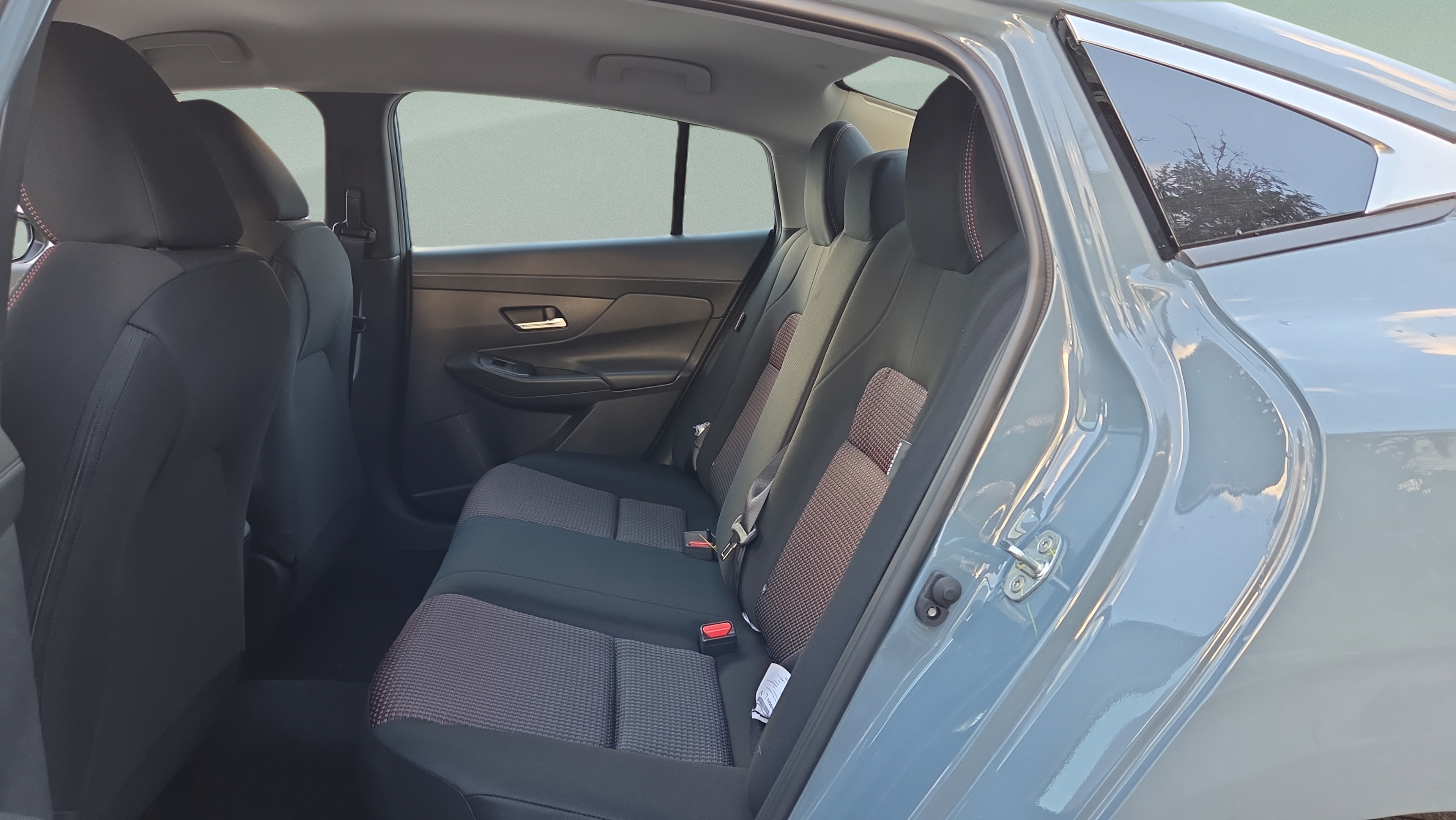 New 2027 Nissan Sentra SR w/ Floor Mat Package FWD image 10
