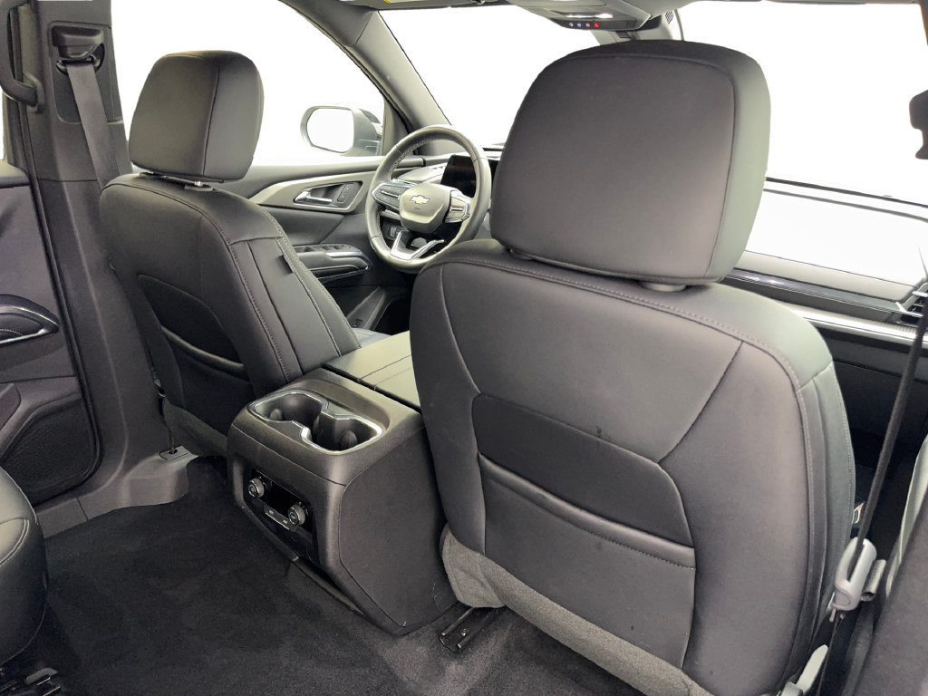 Used 2026 Chevrolet Traverse LT FWD image 47