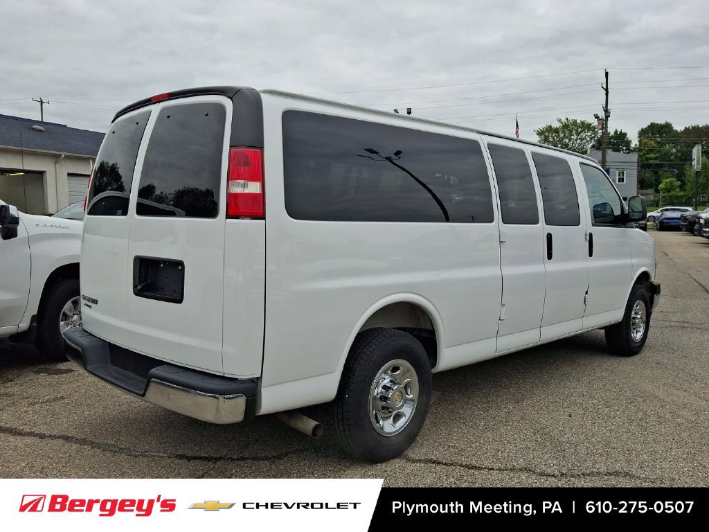 Certified 2025 Chevrolet Express 3500 LT w/ LT Preferred Equipment Group RWD image 8