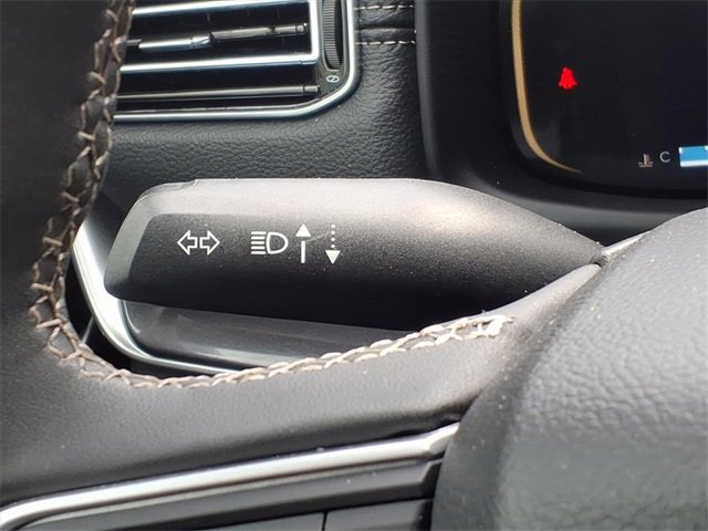 Used 2024 Jeep Wagoneer 2WD w/ Premium Group I image 28