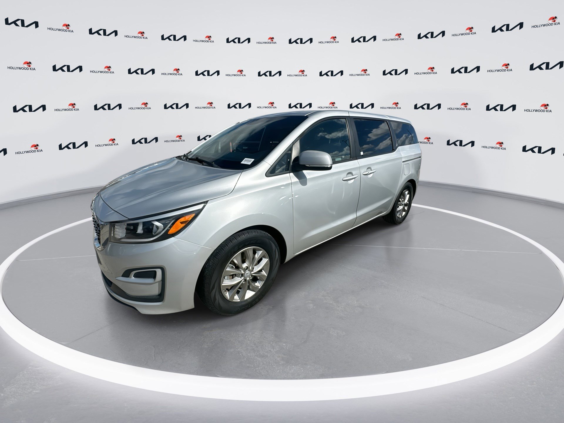 Used 2019 Kia Sedona LX image 4
