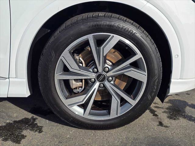 Used 2024 Audi Q4 e-tron Premium Plus image 9