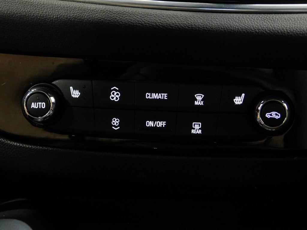 Used 2024 Buick Enclave Essence image 41