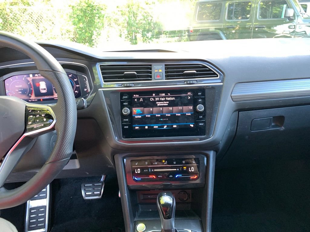 Used 2024 Volkswagen Tiguan SEL R-Line AWD/4WD image 18