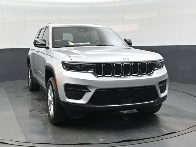New 2025 Jeep Grand Cherokee Laredo image 10