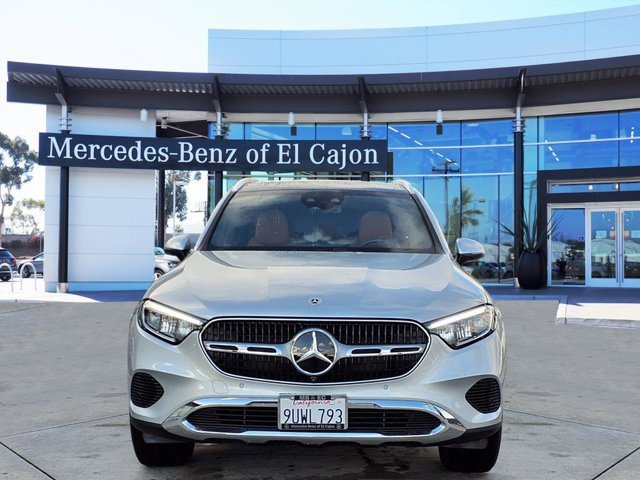 Used 2025 Mercedes-Benz GLC 300 image 2