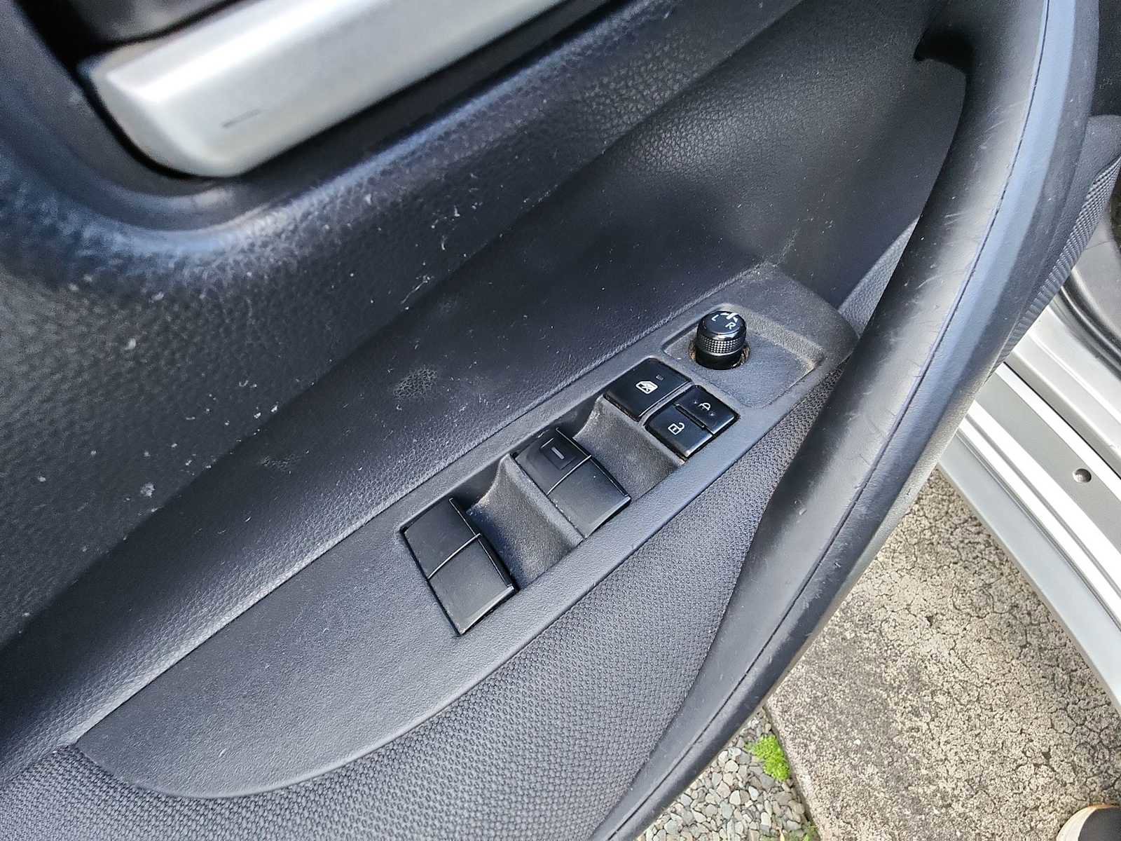 Used 2020 Toyota Corolla LE image 14