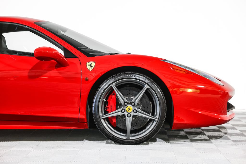 Used 2014 Ferrari 458 Italia Coupe RWD image 3