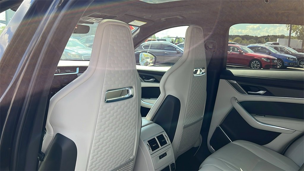 Used 2023 Jaguar F-PACE SVR image 35