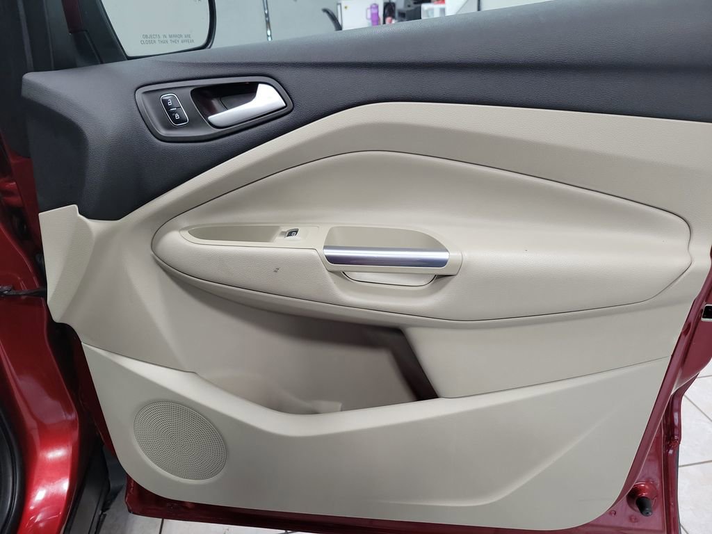 Used 2017 Ford Escape Titanium FWD image 19