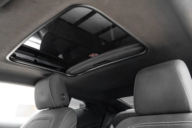 Used 2023 Chevrolet Camaro LT RWD image 5