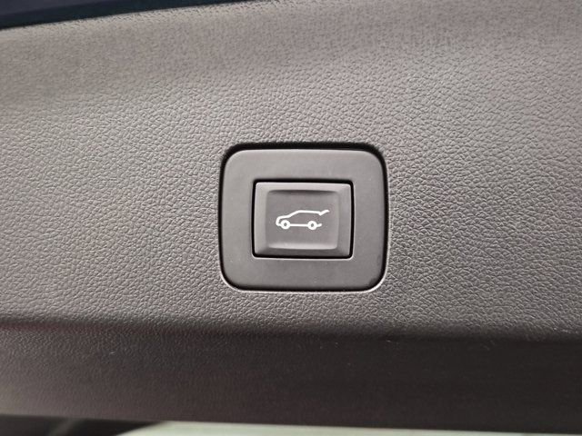 Used 2023 Buick Encore GX Essence w/ Experience Buick Package image 13