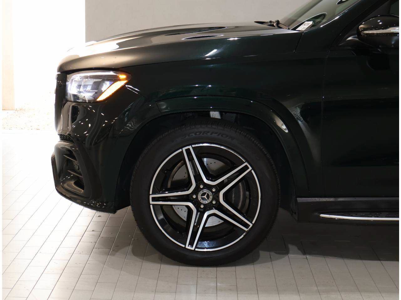 Used 2024 Mercedes-Benz GLS 450 4MATIC image 4