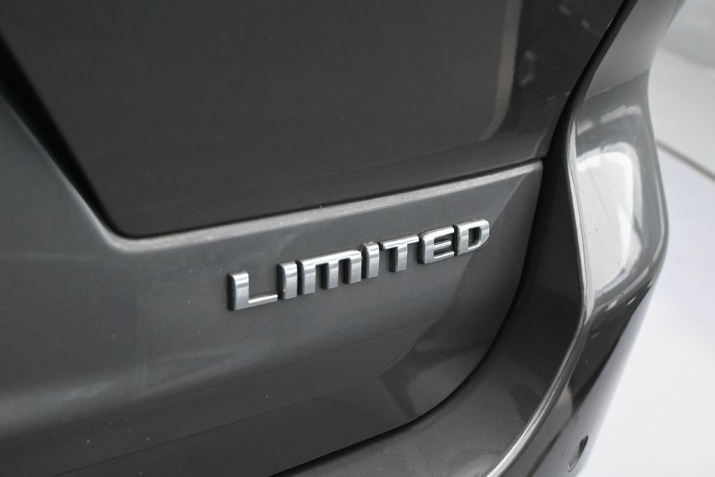 Used 2022 Jeep Grand Cherokee L Limited RWD image 38