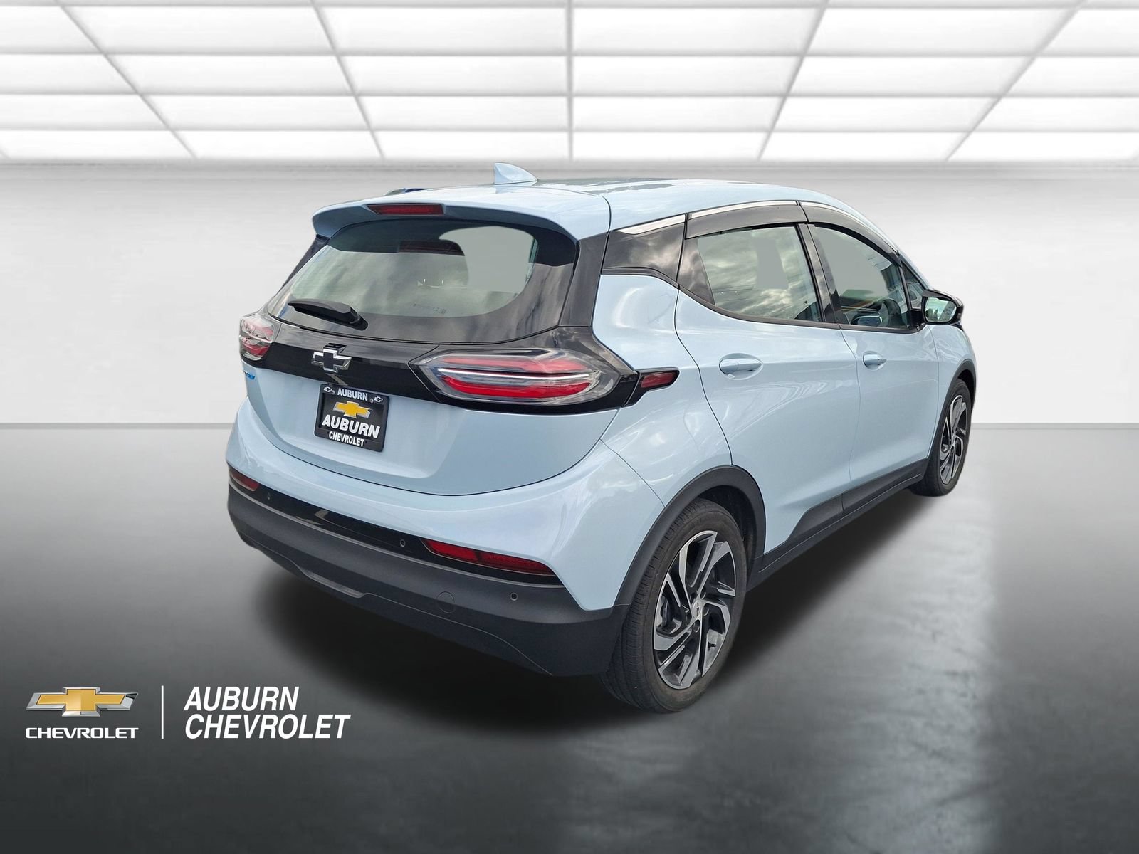 Used 2023 Chevrolet Bolt LT FWD image 3