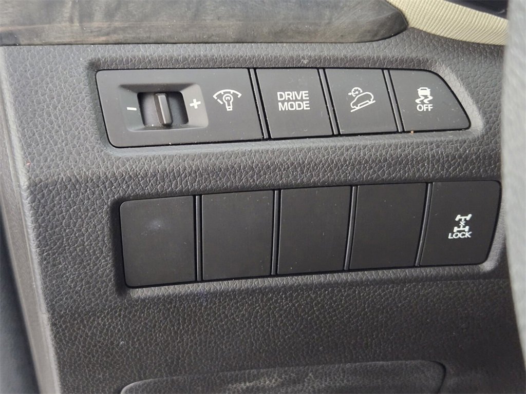 Used 2017 Hyundai Santa Fe Sport image 29