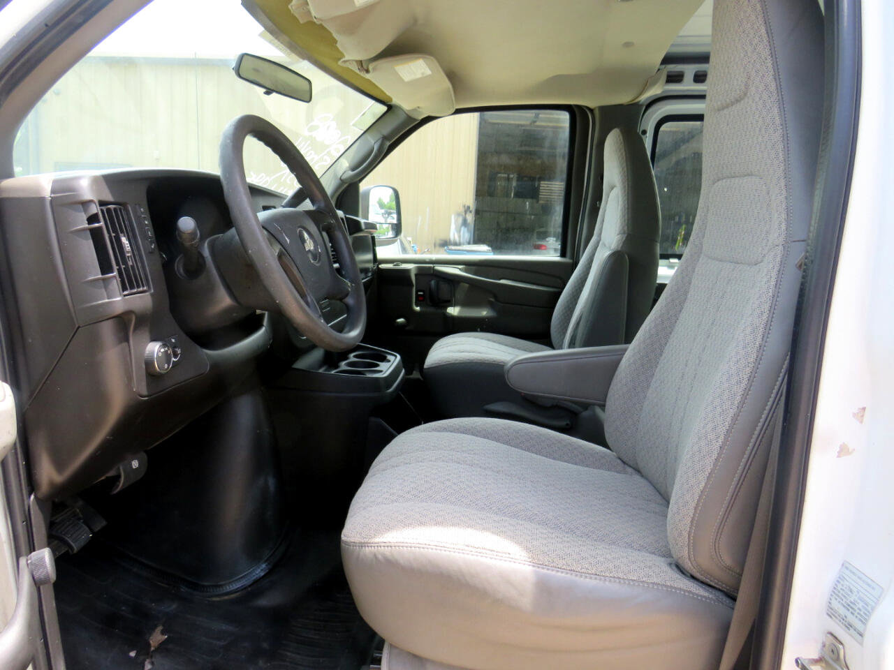 Used 2008 Chevrolet Express 1500 image 12
