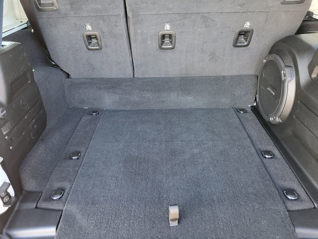 Used 2023 Jeep Wrangler Unlimited w/ Sun & Screen Package image 30