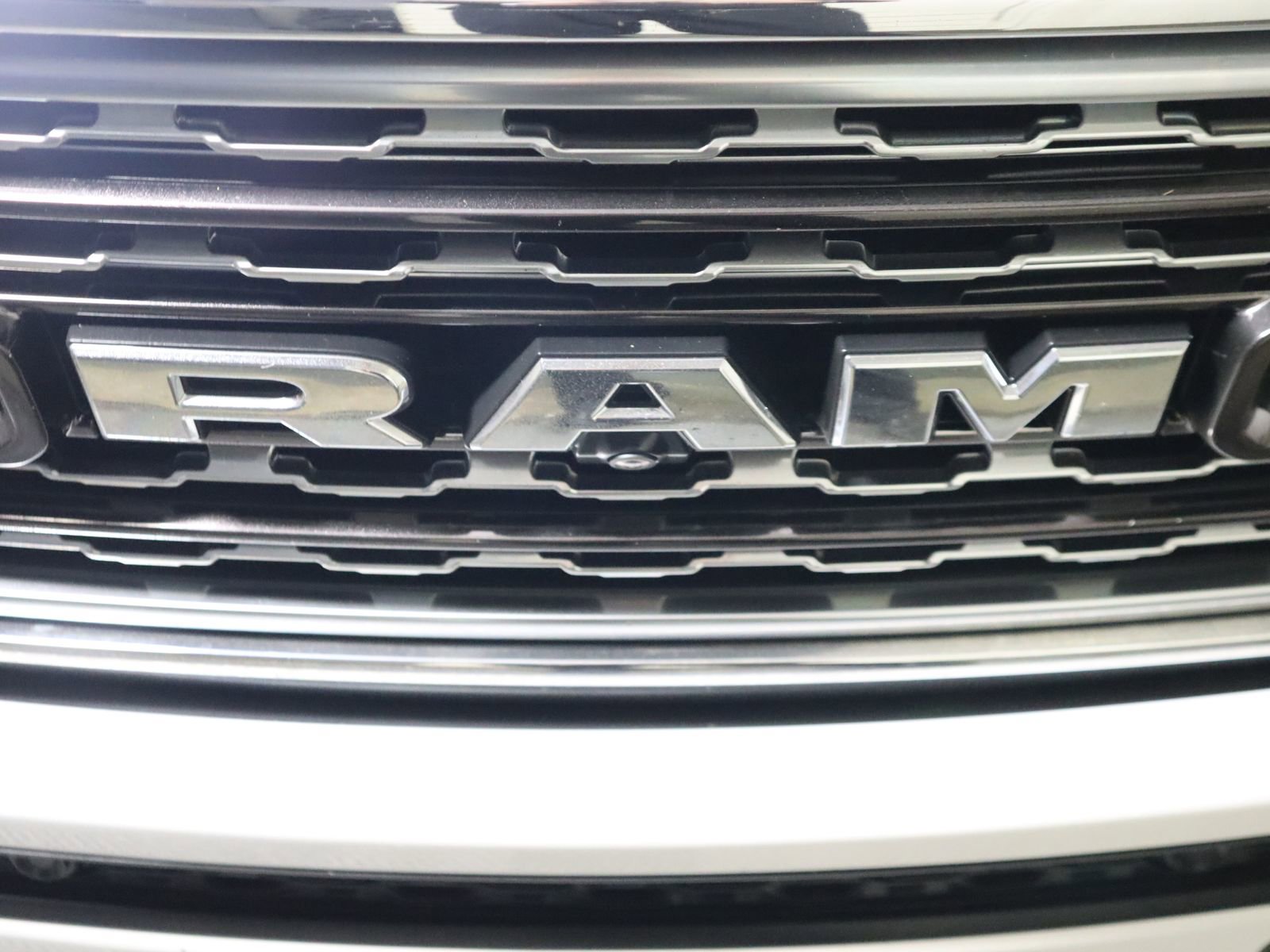 Used 2019 RAM 1500 Limited AWD/4WD image 18