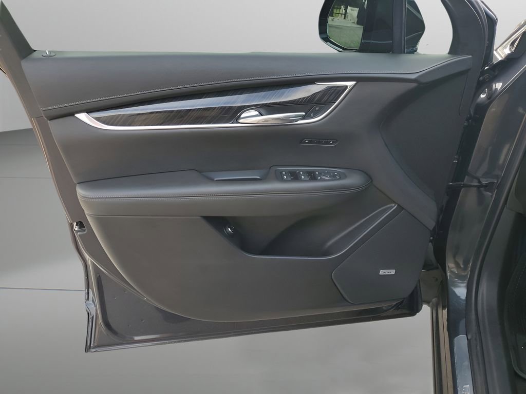 Used 2022 Cadillac XT6 Premium Luxury image 34