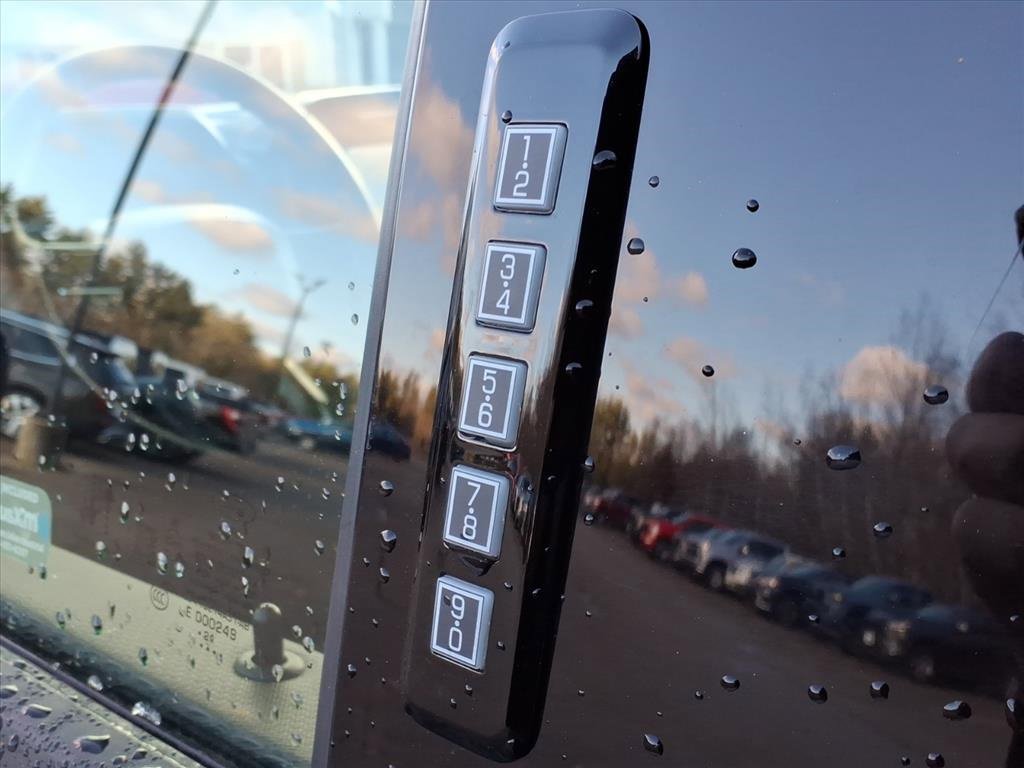 Used 2024 Ford F150 XLT w/ XLT Black Appearance Package image 12