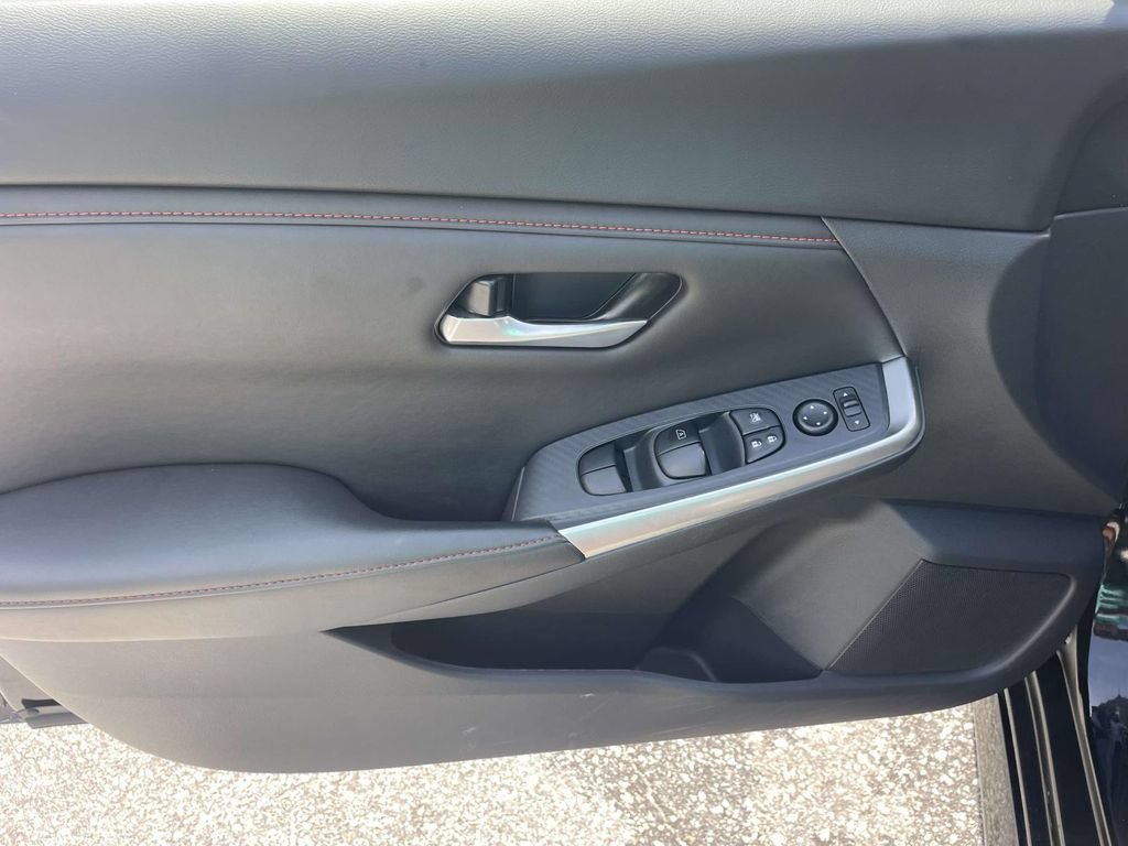 Used 2025 Nissan Sentra SR FWD image 15
