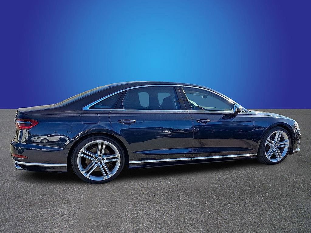 Used 2020 Audi S8 L w/ S8 Executive Package image 4
