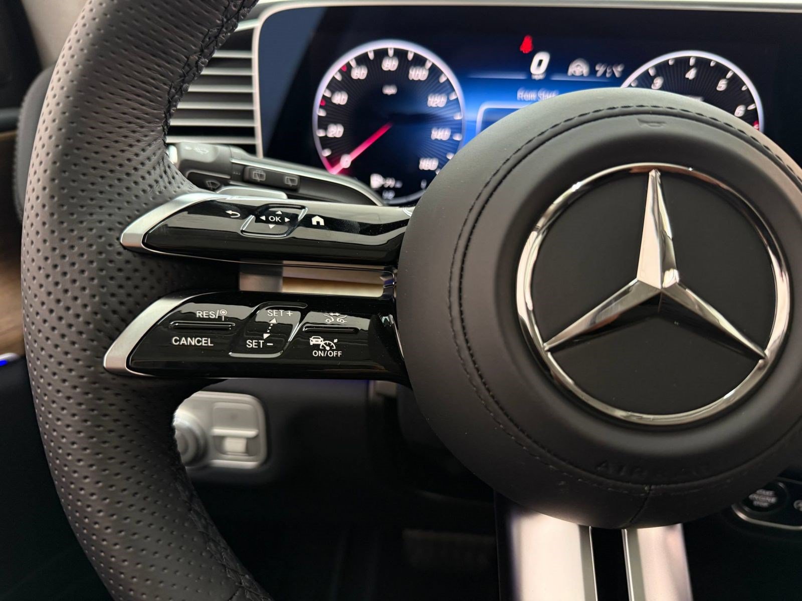 New 2026 Mercedes-Benz GLS 450 4MATIC image 13