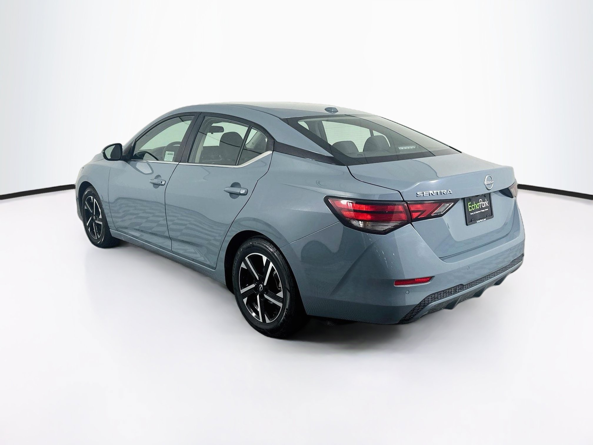 Used 2025 Nissan Sentra SV FWD image 5