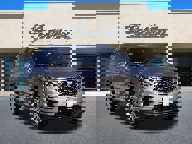 New 2026 Cadillac XT5 Luxury image 2