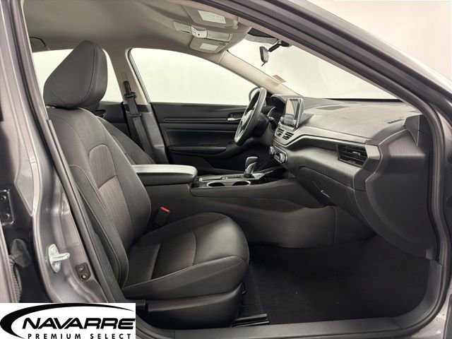 Used 2024 Nissan Altima 2.5 SV image 11