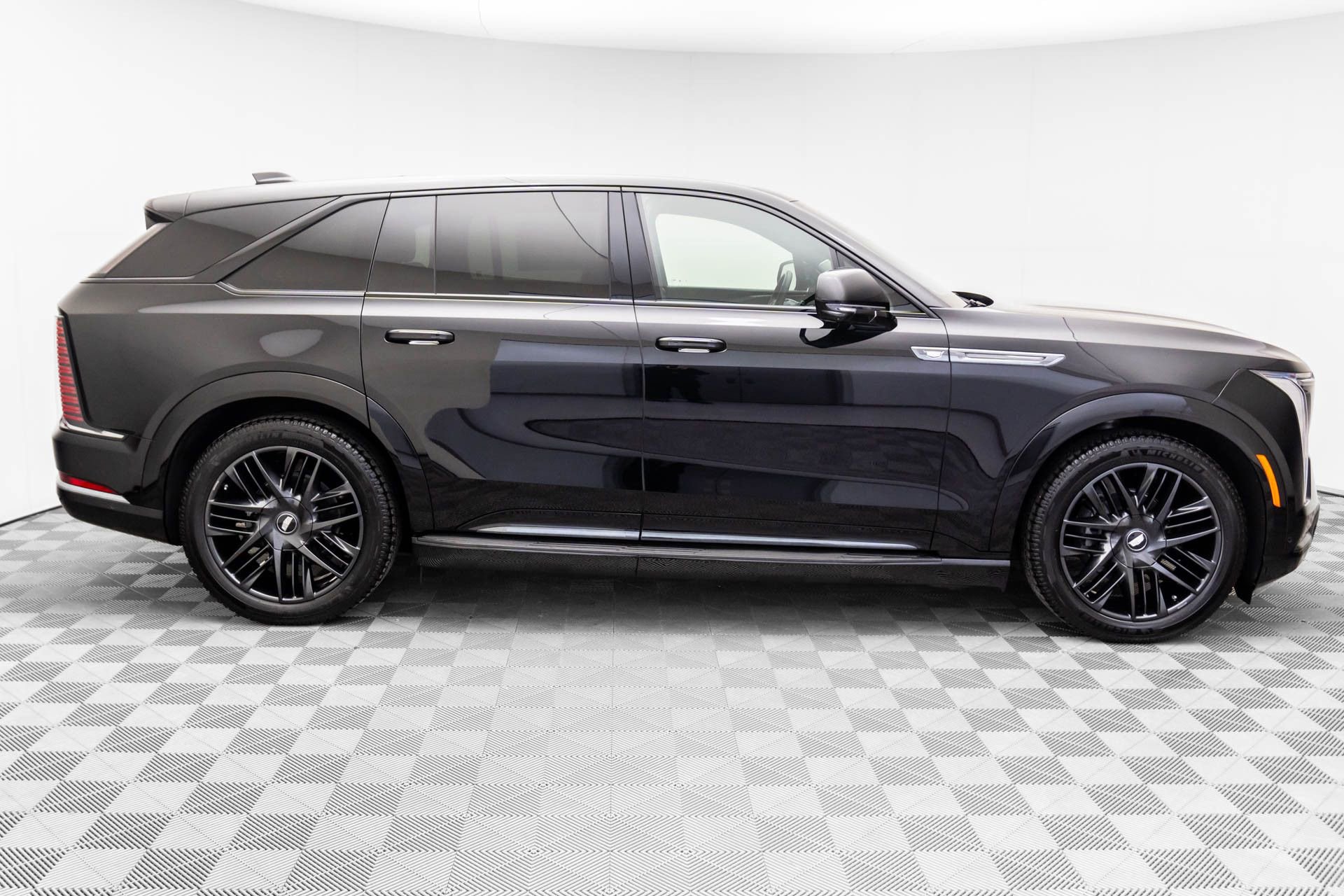 New 2025 Cadillac Escalade IQ Sport 2 w/ LPO, ONYX Package image 7