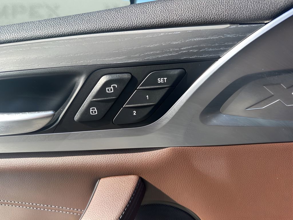 Used 2022 BMW X4 xDrive30i w/ M Sport Package 2 image 11