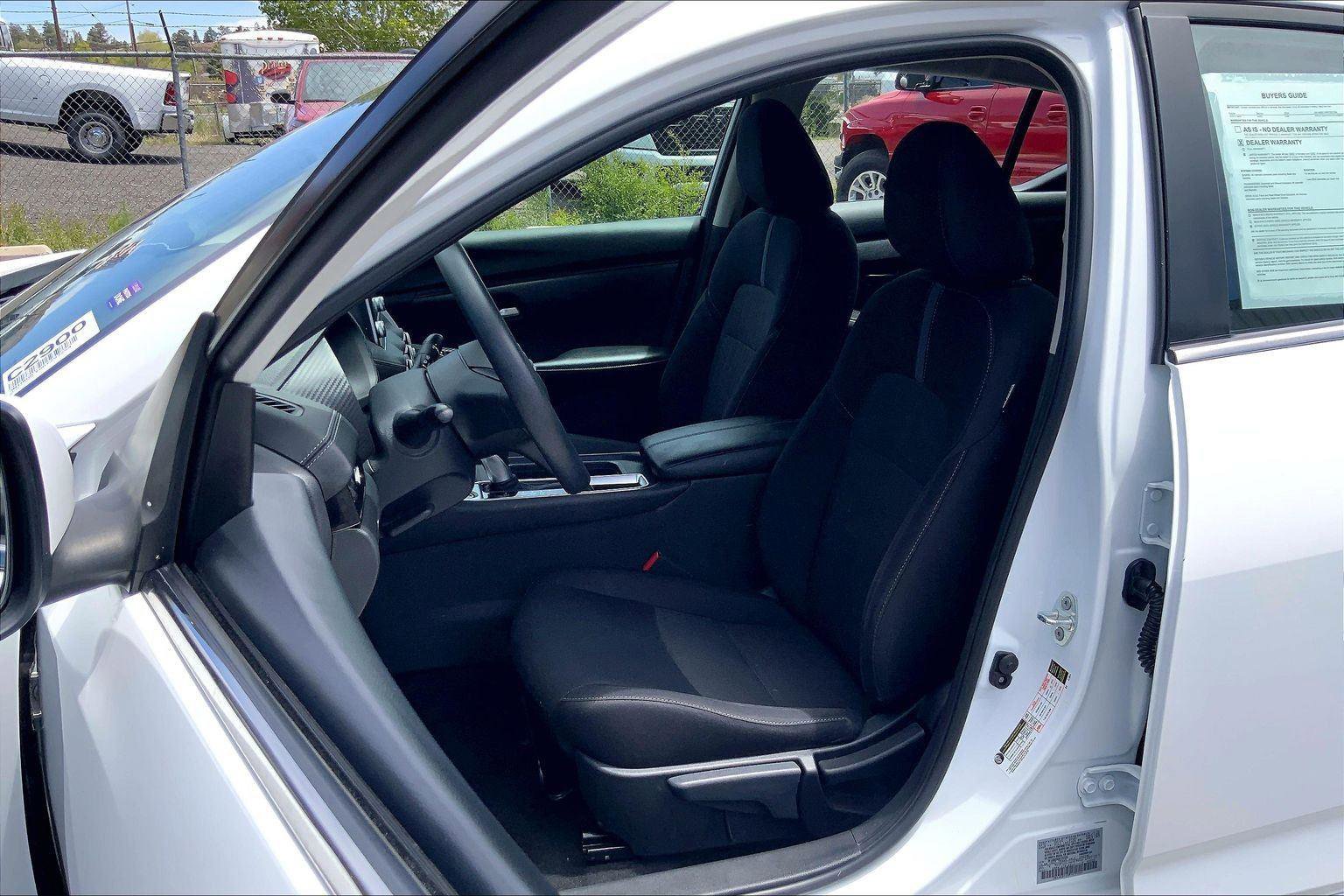 Used 2024 Nissan Sentra SV FWD image 25