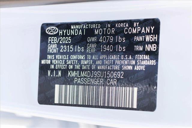 New 2025 Hyundai Elantra SEL image 25