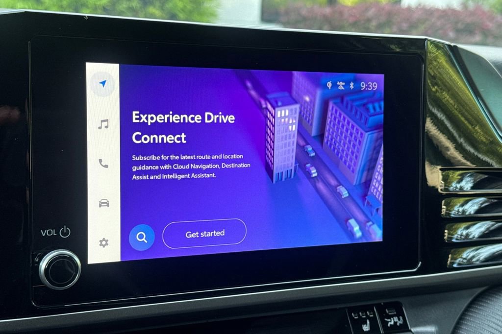 Certified 2025 Toyota Camry SE w/ Convenience Package image 17