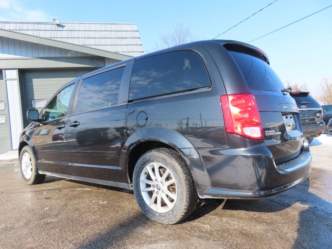 Used 2016 Dodge Grand Caravan SXT image 26