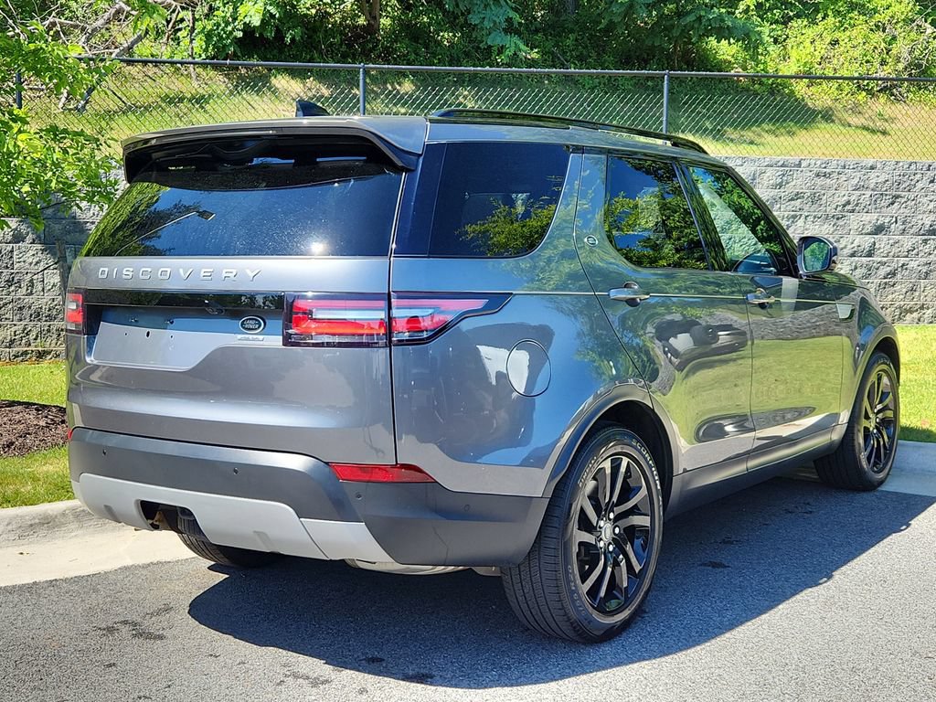 Used 2017 Land Rover Discovery HSE AWD/4WD image 2