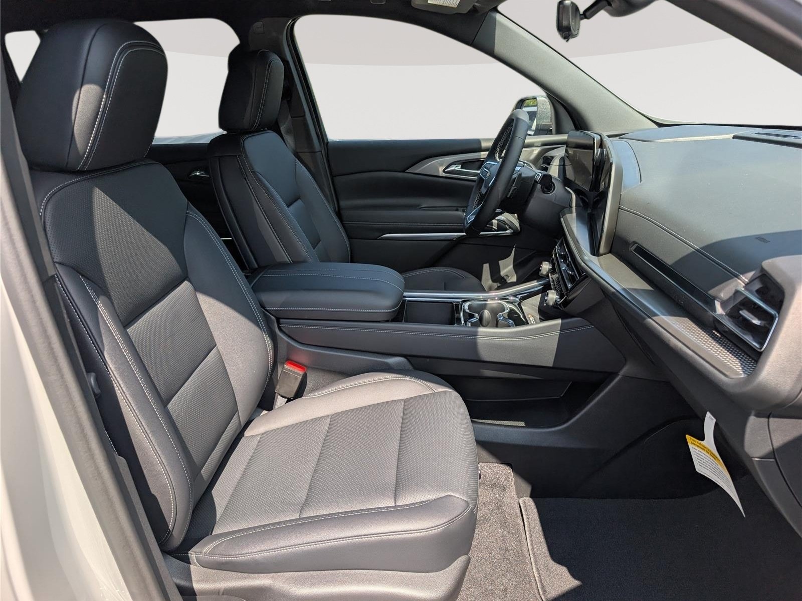 New 2027 Chevrolet Traverse LT w/ Driver Confidence Package FWD image 6